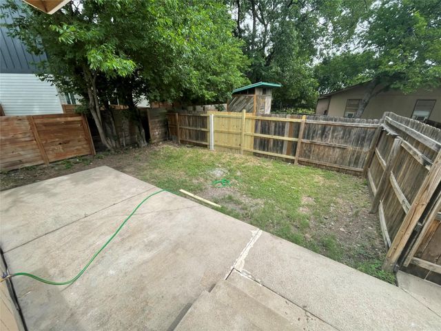 2808 Lyons RD A, Austin, TX 78702