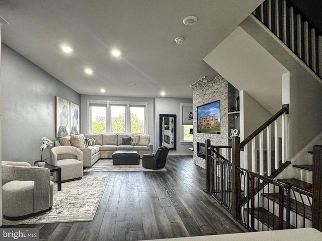 1602 ROCKY SHALE TER SE, Leesburg, VA 20175