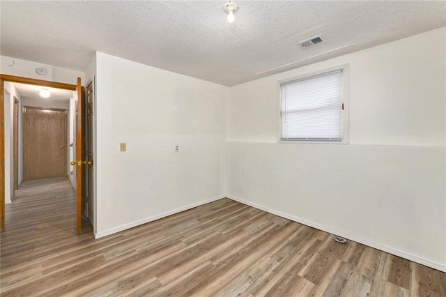 2121 NE Concord Street, Lee's Summit, MO 64086