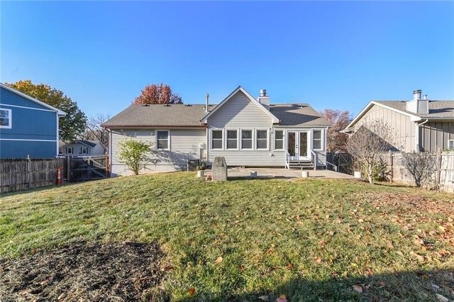 2121 NE Concord Street, Lee's Summit, MO 64086