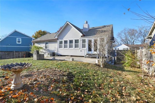 2121 NE Concord Street, Lee's Summit, MO 64086