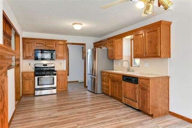 2121 NE Concord Street, Lee's Summit, MO 64086