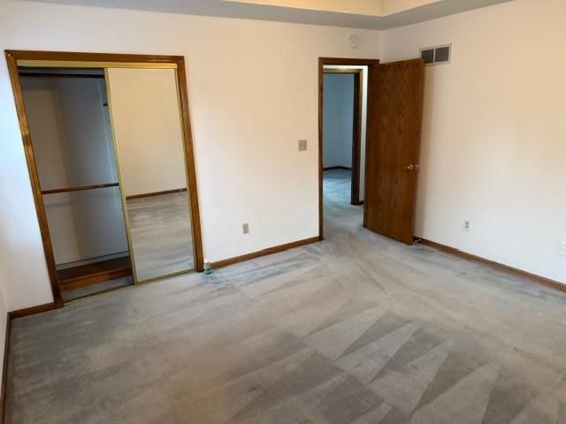 2121 NE Concord Street, Lee's Summit, MO 64086