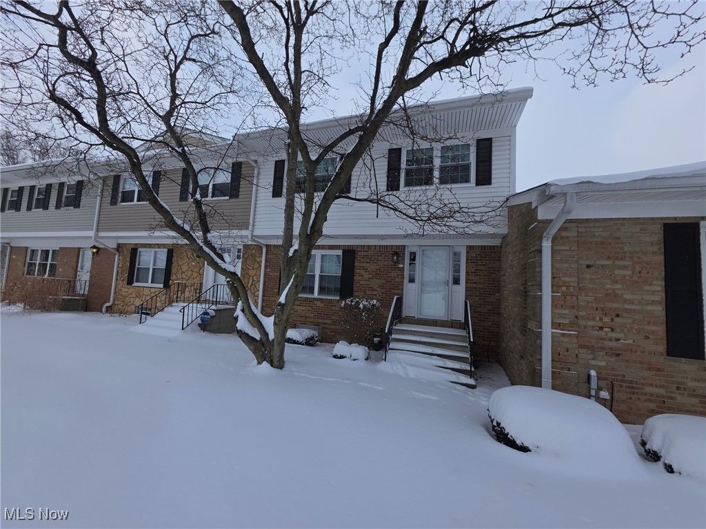 2046 Beechtree Drive, Uniontown, OH 44685