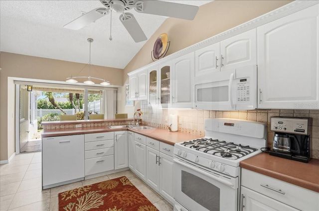 4904 61ST AVENUE TERRACE W, Bradenton, FL 34210