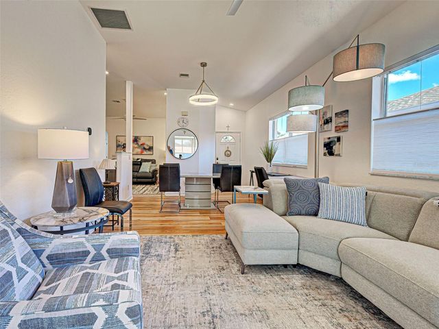 1749 FOUNTAIN VIEW CIRCLE, Venice, FL 34292