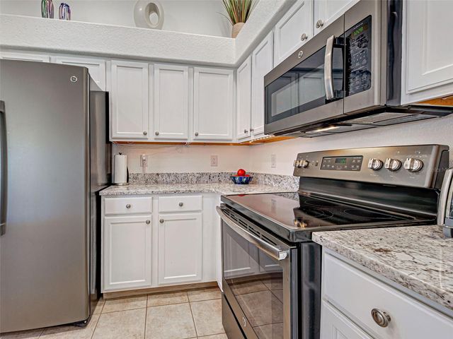 1749 FOUNTAIN VIEW CIRCLE, Venice, FL 34292