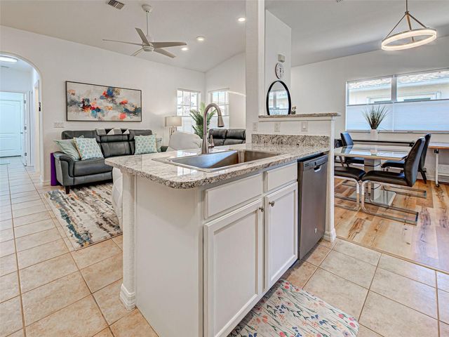 1749 FOUNTAIN VIEW CIRCLE, Venice, FL 34292