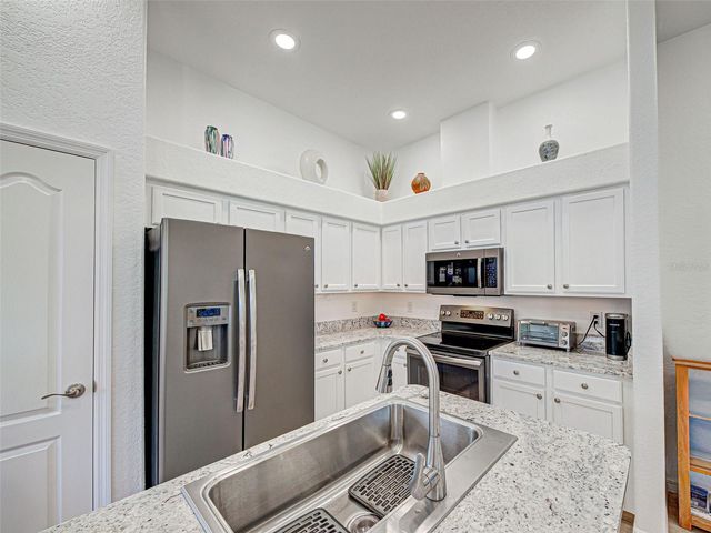 1749 FOUNTAIN VIEW CIRCLE, Venice, FL 34292