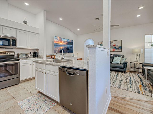 1749 FOUNTAIN VIEW CIRCLE, Venice, FL 34292