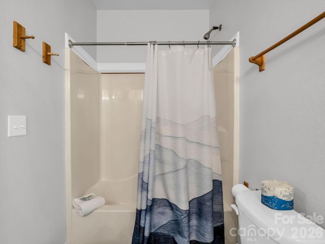 121 Fern Loop, Lake Lure, NC 28746