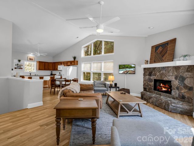121 Fern Loop, Lake Lure, NC 28746