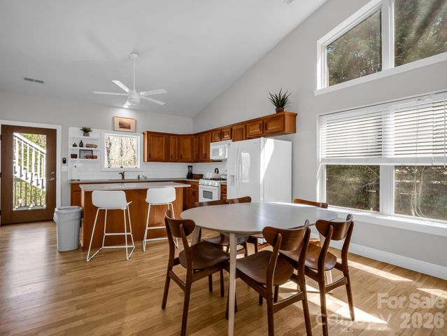 121 Fern Loop, Lake Lure, NC 28746