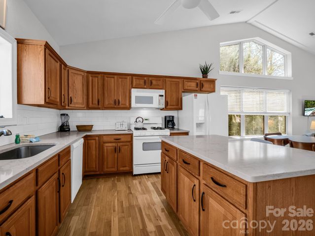 121 Fern Loop, Lake Lure, NC 28746