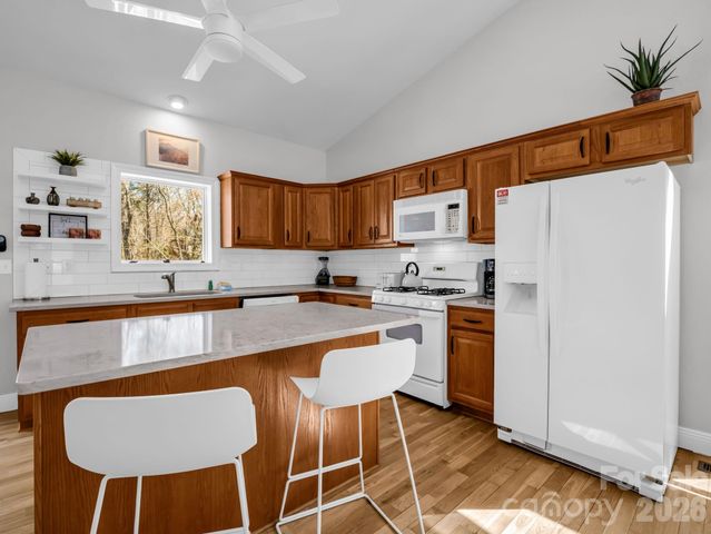 121 Fern Loop, Lake Lure, NC 28746