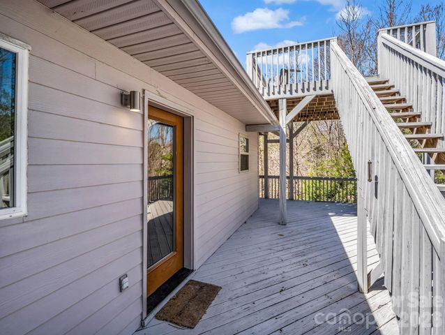 121 Fern Loop, Lake Lure, NC 28746