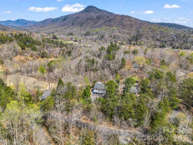 121 Fern Loop, Lake Lure, NC 28746