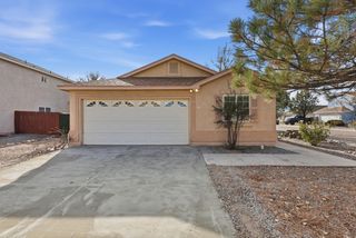 55 Violeta Place, Los Lunas, NM 87031