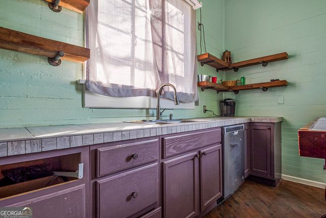 1890 Coleman Avenue, Macon, GA 31201