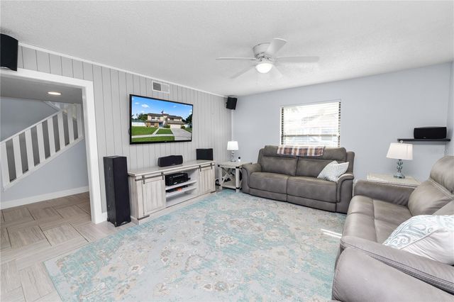 1224 RAINBROOK CIRCLE, Valrico, FL 33596