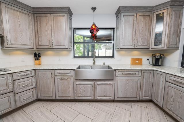 1224 RAINBROOK CIRCLE, Valrico, FL 33596