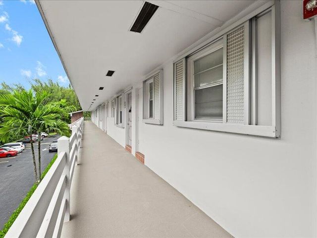 700 Layne Boulevard 316, Hallandale Beach, FL 33009