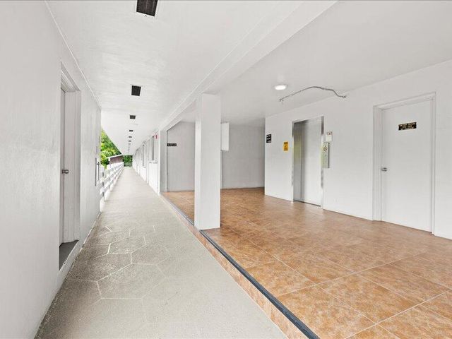 700 Layne Boulevard 316, Hallandale Beach, FL 33009