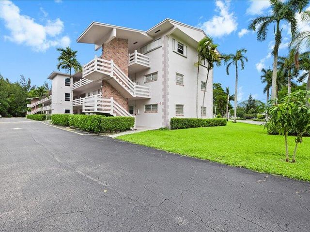700 Layne Boulevard 316, Hallandale Beach, FL 33009