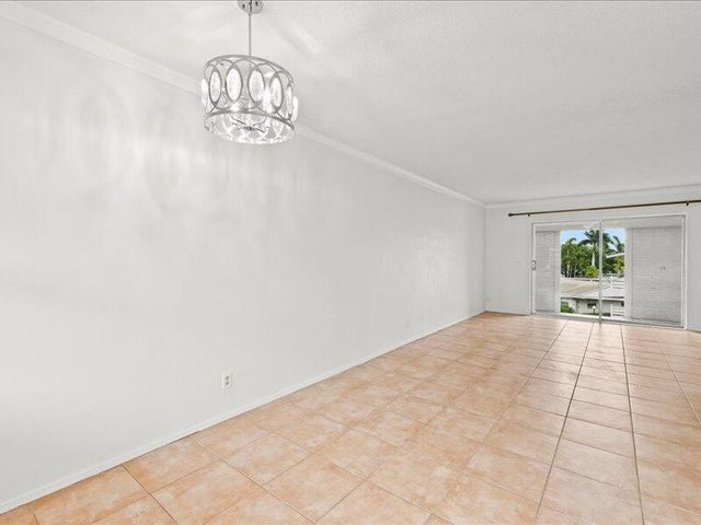 700 Layne Boulevard 316, Hallandale Beach, FL 33009