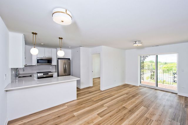 9396 Landings Lane 506, Des Plaines, IL 60016