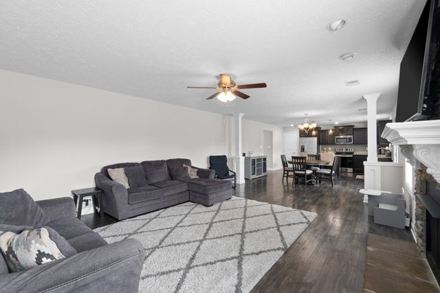 3748 Windhaven Dr, Clarksville, TN 37040