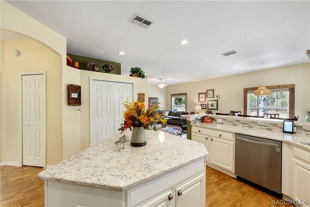 8290 N Ronda Drive, Citrus Springs, FL 34433