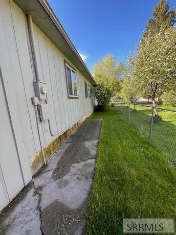 105 Beach Street, Salmon, ID 83467