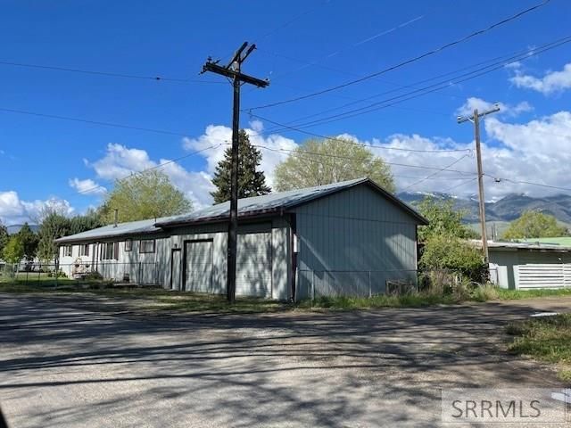 105 Beach Street, Salmon, ID 83467