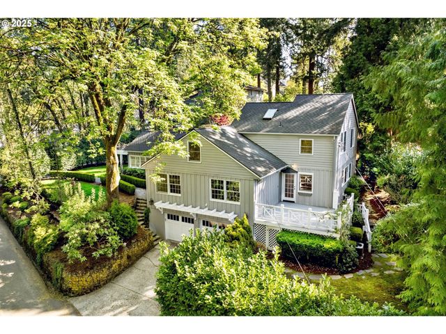 2348 SUMMIT Dr, Lake Oswego, OR 97034