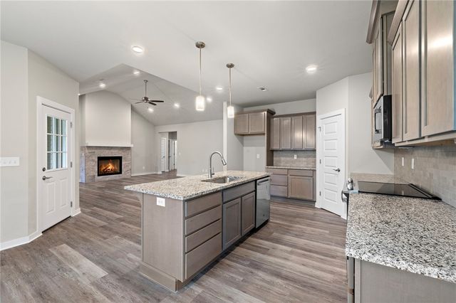 17 Worth Place, Bella Vista, AR 72715