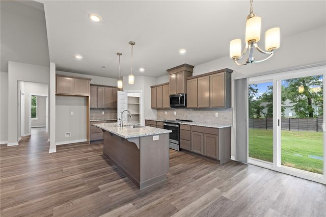 17 Worth Place, Bella Vista, AR 72715