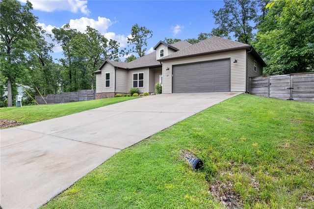 17 Worth Place, Bella Vista, AR 72715