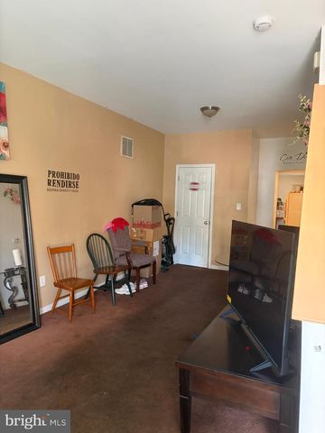 911 S 8TH ST, Camden, NJ 08103