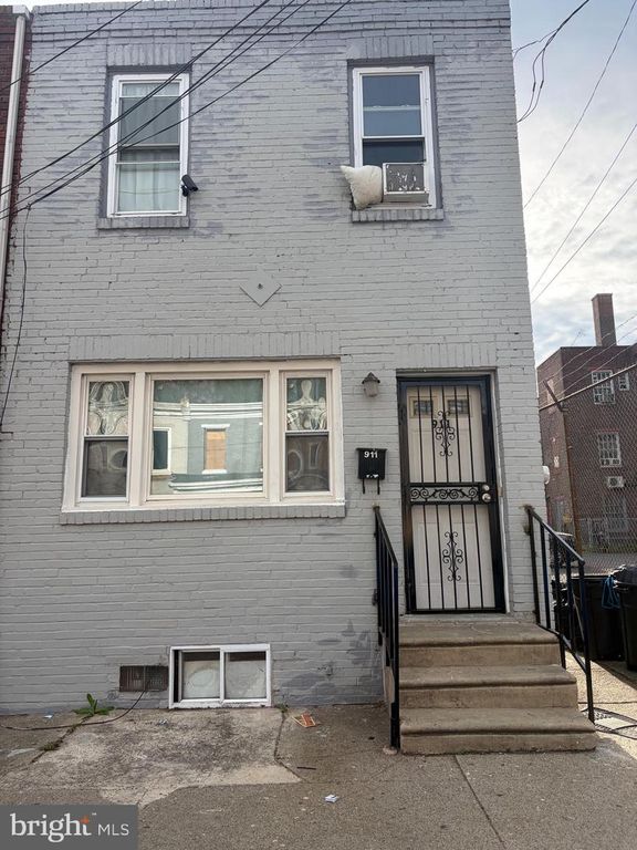 911 S 8TH ST, Camden, NJ 08103
