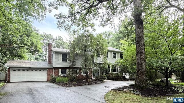 28 Sunrise Drive, Montvale, NJ 07645