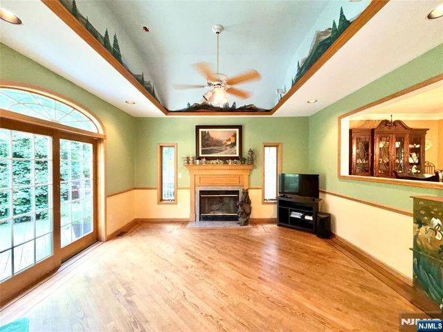 28 Sunrise Drive, Montvale, NJ 07645