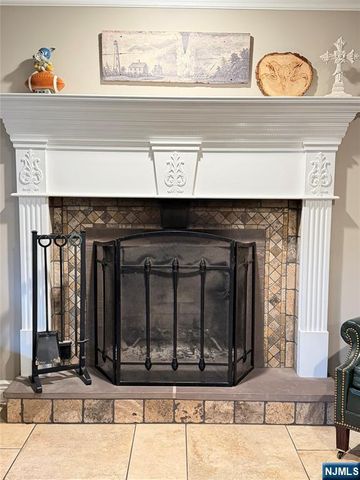 28 Sunrise Drive, Montvale, NJ 07645