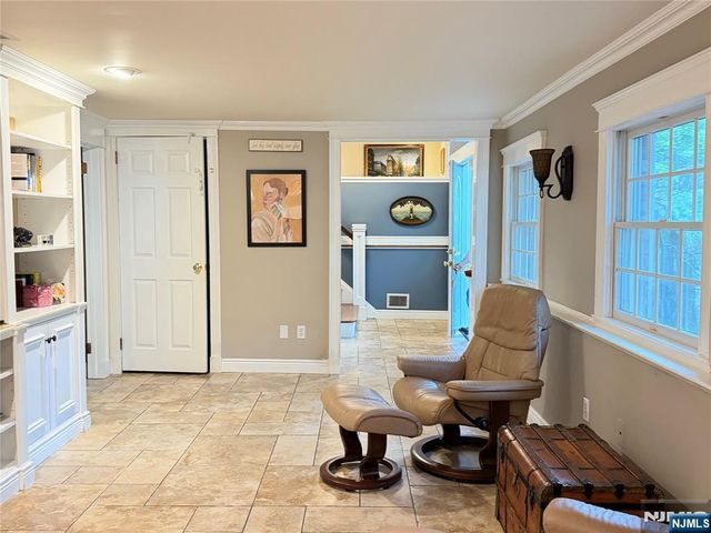 28 Sunrise Drive, Montvale, NJ 07645