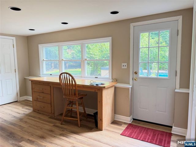 28 Sunrise Drive, Montvale, NJ 07645