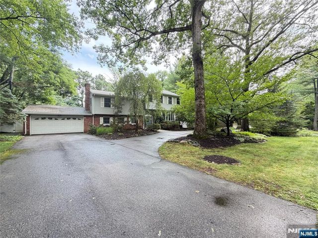 28 Sunrise Drive, Montvale, NJ 07645