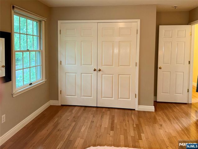 28 Sunrise Drive, Montvale, NJ 07645