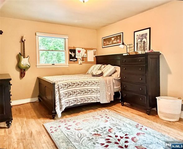 28 Sunrise Drive, Montvale, NJ 07645