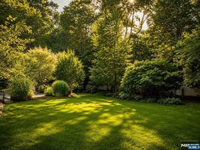 28 Sunrise Drive, Montvale, NJ 07645