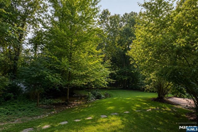 28 Sunrise Drive, Montvale, NJ 07645